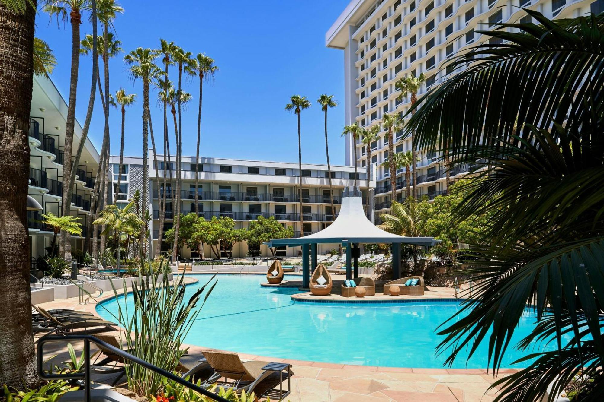 Angeles Airport Marriott Hotel